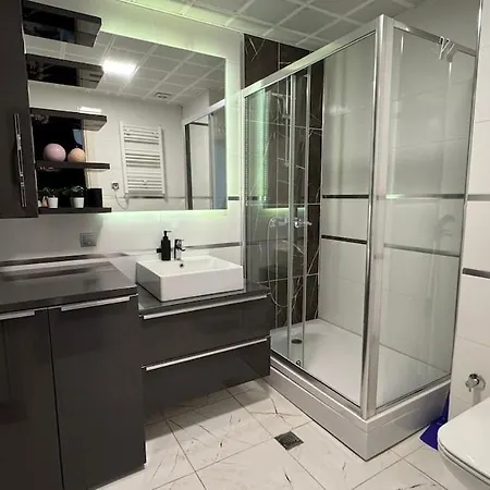 Апартаменты 38th Floor - Skyview Oasis - B *
